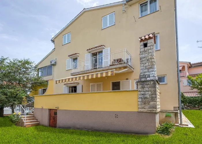 Appartement Daria-3 By Interhome