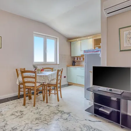 Apartmán Daria-3 By Interhome *